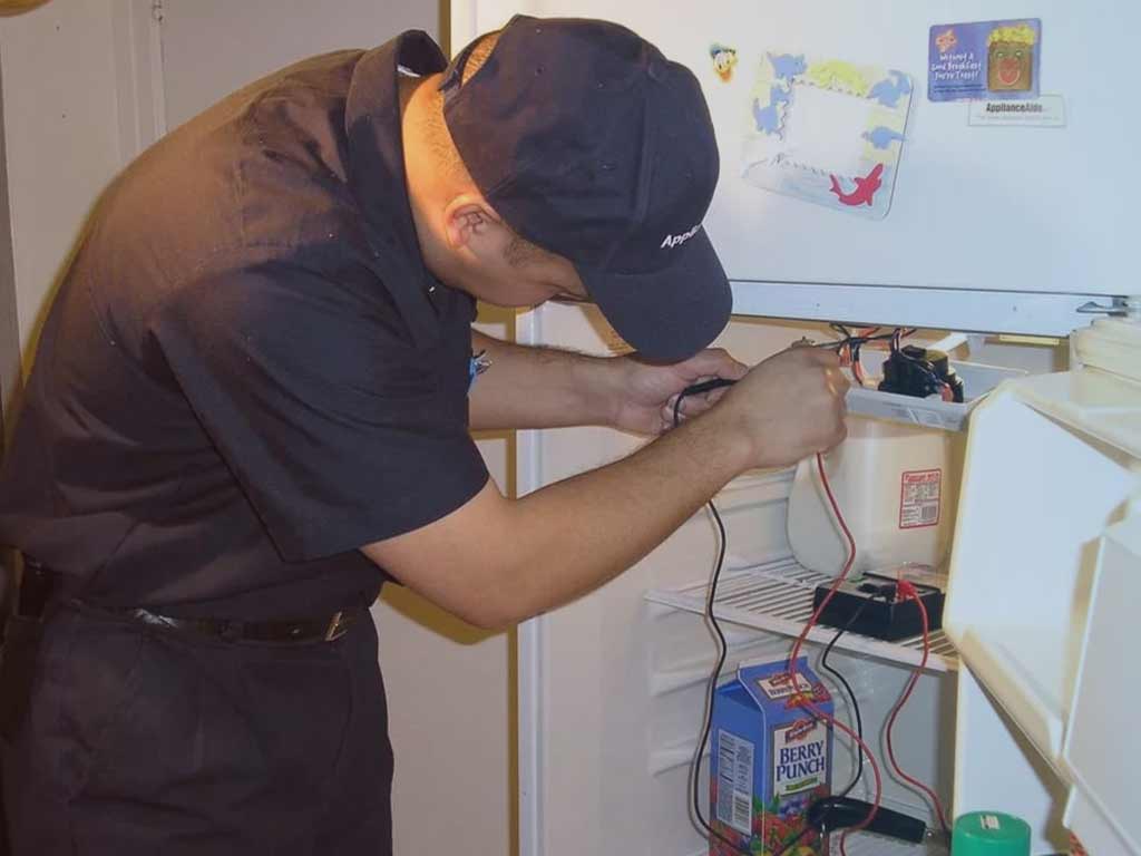 Thợ sửa tủ lạnh tại Dĩ An, Bình Dương uy tín