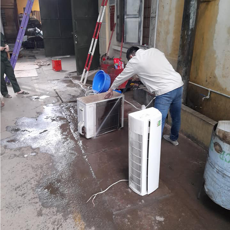 Vệ sinh máy lạnh tại Tân Uyên