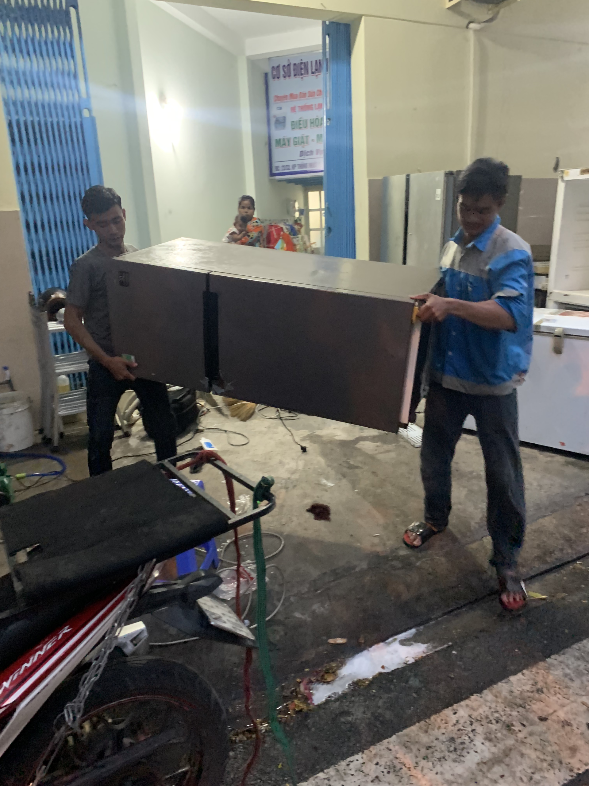 Sửa Tủ Lạnh Tân Uyên Bình Dương - Dịch Vụ Uy Tín, Giá Rẻ Tại Nhà 5 sua chua tu lanh tai nha di an scaled