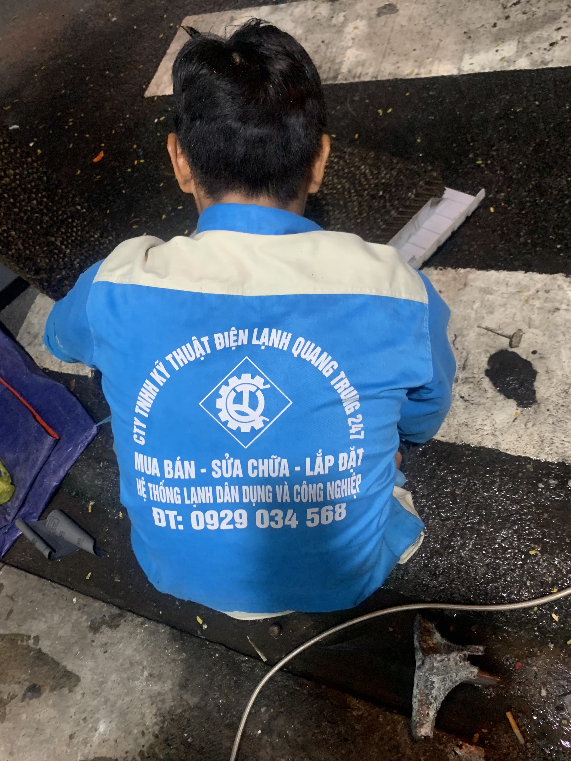 Thợ đẹp trai làm kỹ lưỡng chị nào cũng thích